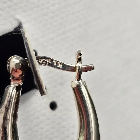 Argento Vivo Sterling Silver Puffy Hoop Earrings .75" Tapered Snap Back Closure - Picture 2 of 6